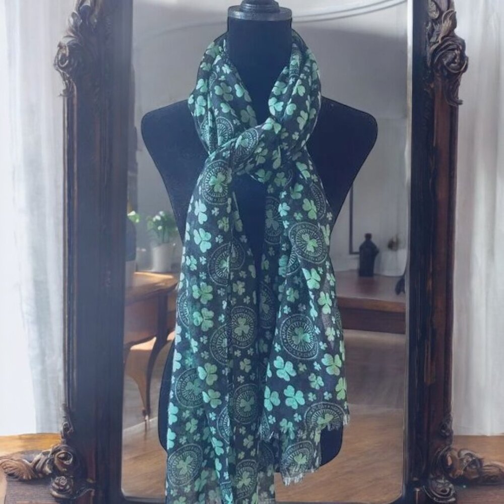 💚 Irish Neck Scarf💚 EUC, 72" in Length